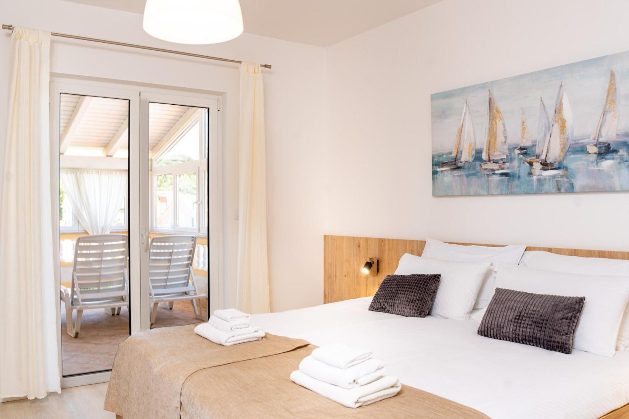 Foric Apartments With Outdoor Heated Pool Rab Town Ngoại thất bức ảnh